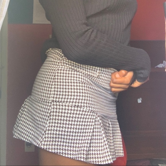 Mini Skirt - Picture 1 of 3